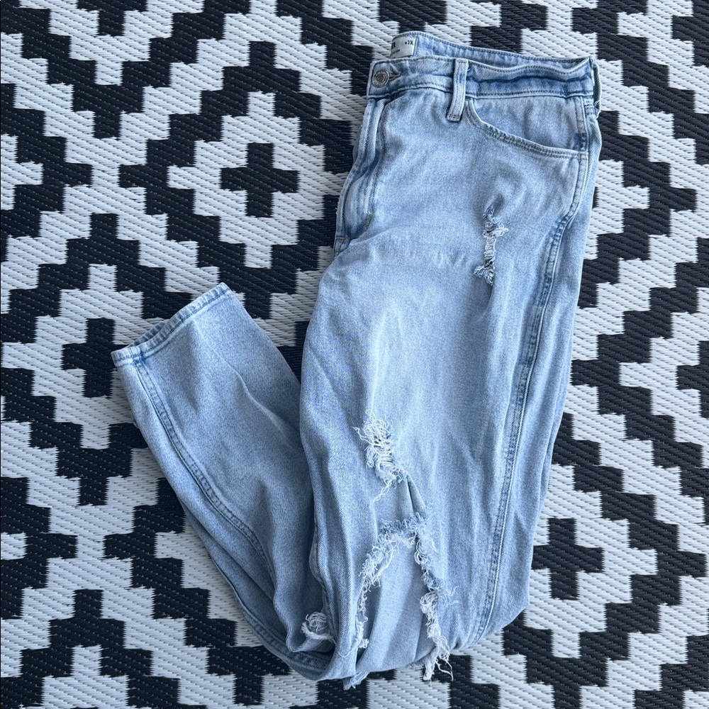 HOLLISTER “Curvy Ultra High Rise” Mom Jeans - 16L - Picture 2 of 15